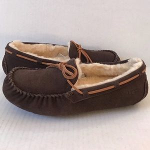 UGG Olsen Moccasin Slippers Chocolate Brown NEW !  Wore a couple of times.